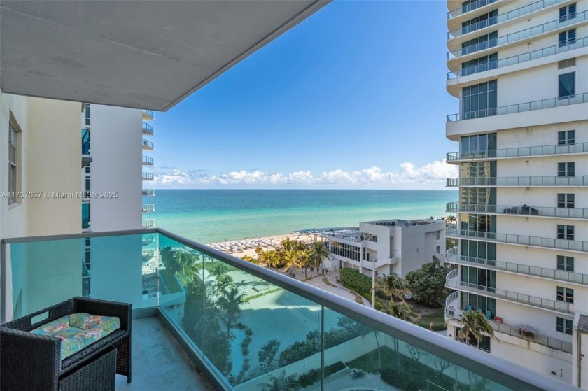 Beachfront condo in Hollywood, Florida, offering the perfect - Beach Condo for sale in Hollywood, Florida on Beachhouse.com