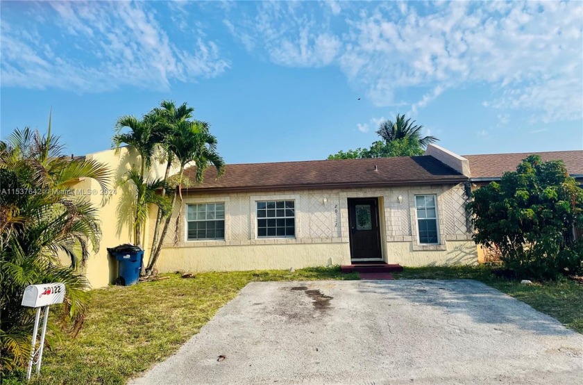 AMAZING LOCATION!! 3/1 Villa in a cul-de sac. Perfect for First - Beach Townhome/Townhouse for sale in Miami Gardens, Florida on Beachhouse.com