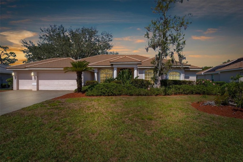 Seller offering $10,000 credit to buyer at closing! Use it - Beach Home for sale in Nokomis, Florida on Beachhouse.com