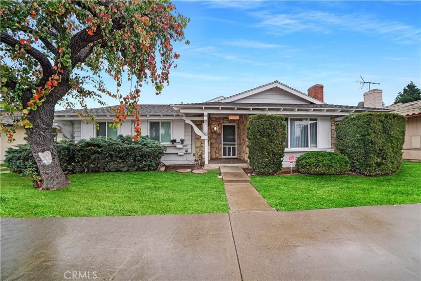 FOUR PLEX IN THE HEART OF HUNTINGTON BEACH! DESIRABLE COVINGTON - Beach Townhome/Townhouse for sale in Huntington Beach, California on Beachhouse.com