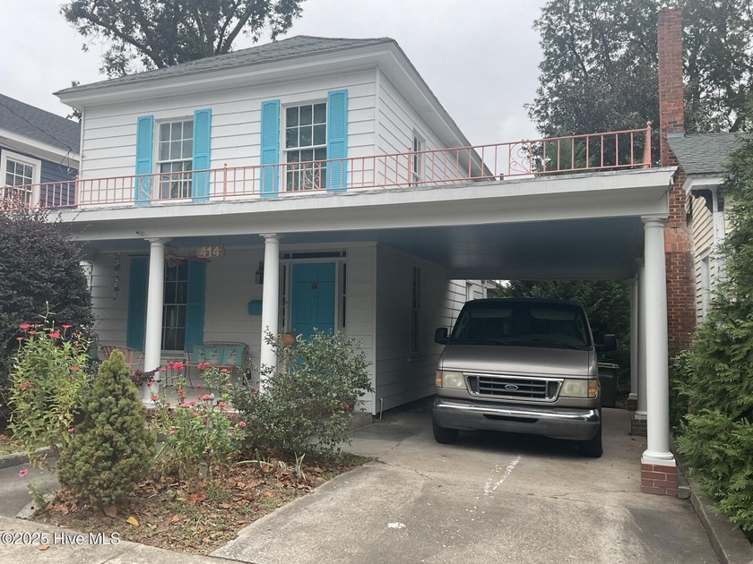 A true GEM in the Washington Historic District, Welcome to this - Beach Home for sale in Washington, North Carolina on Beachhouse.com