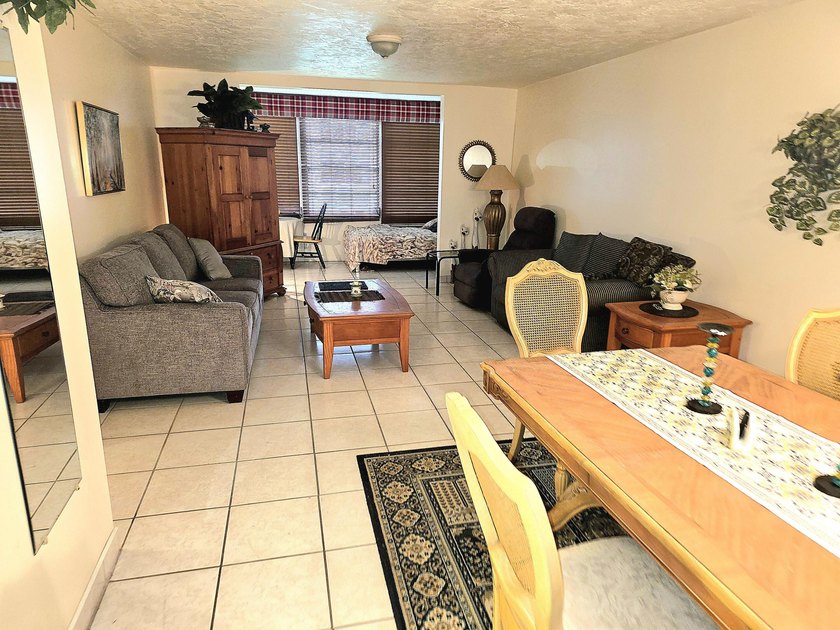 Your perfect retreat is ready! This 1BR/1BA feels like home the - Beach Condo for sale in Lauderdale Lakes, Florida on Beachhouse.com