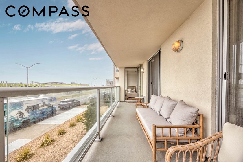 Oceanfront 2-bed, 2-bath condo with a private terrace and - Beach Condo for sale in Queens, New York on Beachhouse.com