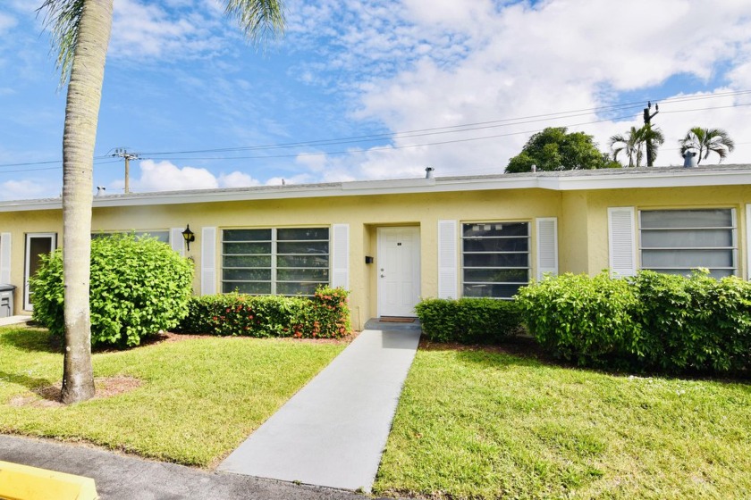 1 Story Villa with No one above you ! Beautifully remodeled with - Beach Condo for sale in Delray Beach, Florida on Beachhouse.com