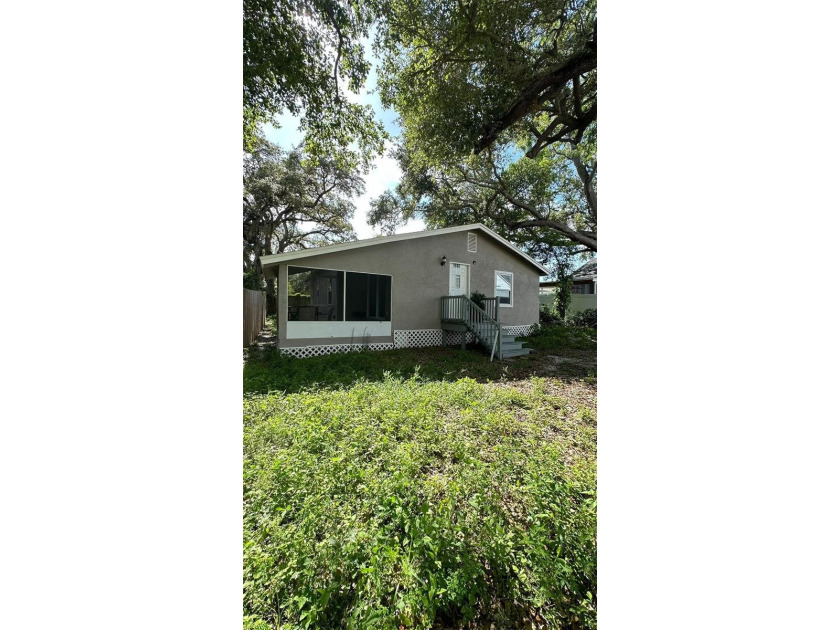 ***PRICE IMPROVED, MOTIVATED SELLER*** NO HOA - NO CDD.. NO - Beach Home for sale in Clearwater, Florida on Beachhouse.com