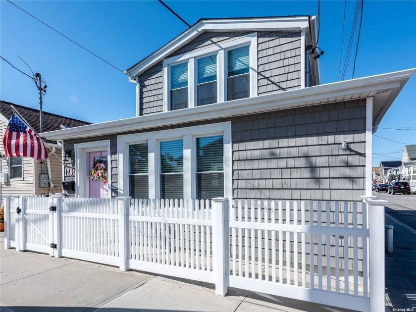 One Family corner property with two stories of 3 bedrooms and 2 - Beach Home for sale in Broad Channel, New York on Beachhouse.com