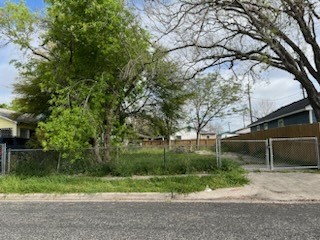 Empty lot ready for you to build a home.  Central city location - Beach Lot for sale in Corpus Christi, Texas on Beachhouse.com