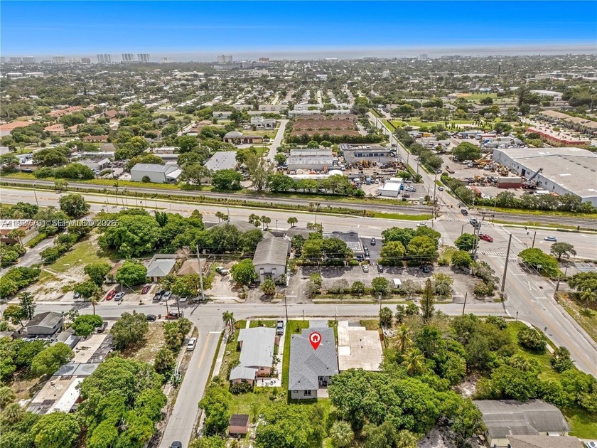 Motivated Seller!! 4-bedroom, 3-bath single-family home in the - Beach Home for sale in Deerfield Beach, Florida on Beachhouse.com