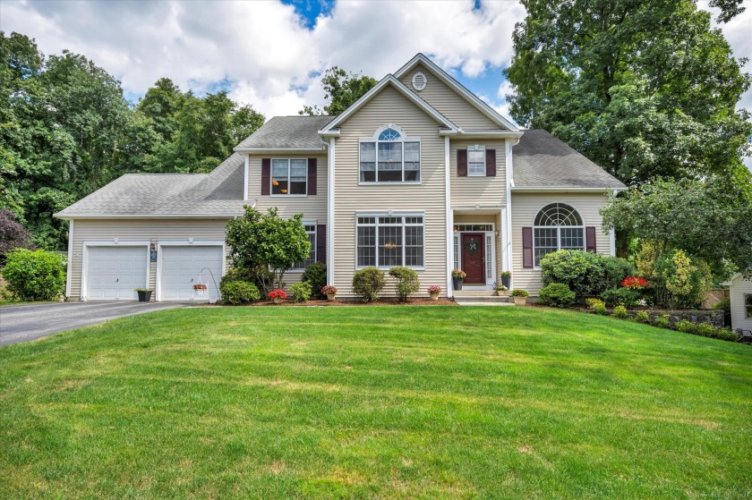 Welcome to Great River Estates in Milford, CT! This stunning - Beach Home for sale in Milford, Connecticut on Beachhouse.com