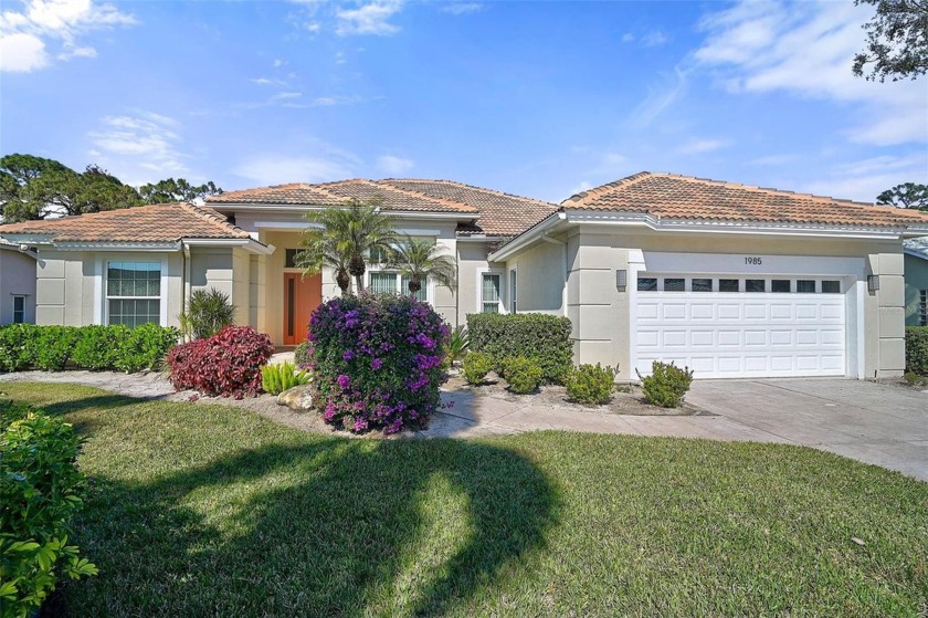 **BEAUTIFULLY UPDATED HOME with Lush Landscape and Golf Course - Beach Home for sale in Nokomis, Florida on Beachhouse.com