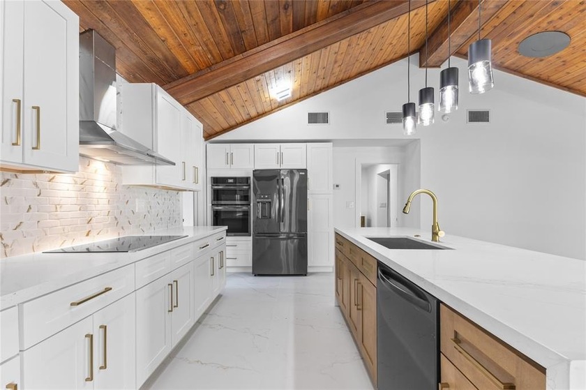 Fully renovated and sitting with the largest sq ft in the - Beach Home for sale in Deerfield Beach, Florida on Beachhouse.com