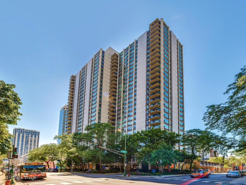 INVESTOR-FRIENDLY. Beautifully updated one-bedroom, one-bath - Beach Condo for sale in Chicago, Illinois on Beachhouse.com