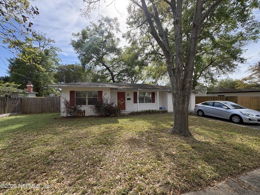 Opportunity knock! This 2 bed/ 1 bath solid concrete block home - Beach Home for sale in Jacksonville, Florida on Beachhouse.com
