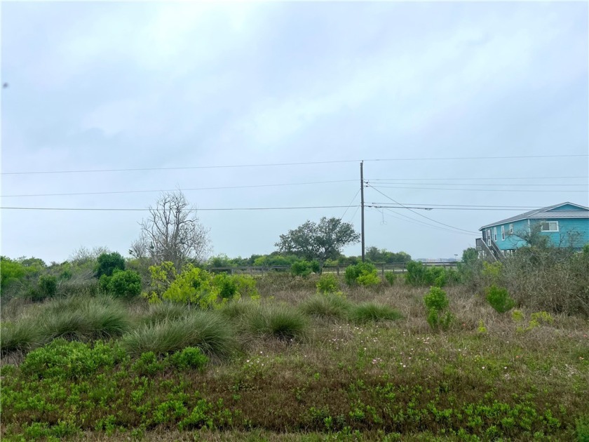 This oversized, double corner lot is an incredible opportunity! - Beach Lot for sale in Rockport, Texas on Beachhouse.com