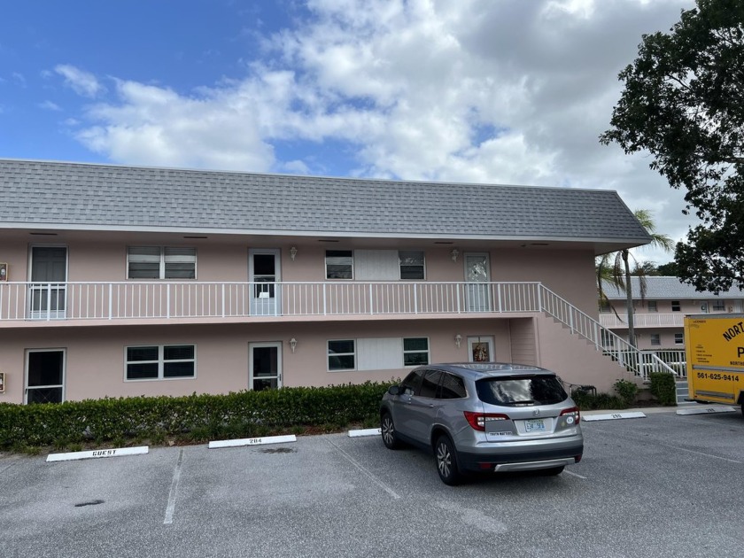 WELCOME TO LITTLE CLUB AND SEE THIS BEAUTIFUL ALL UPDATED 2 BED - Beach Condo for sale in Jupiter, Florida on Beachhouse.com