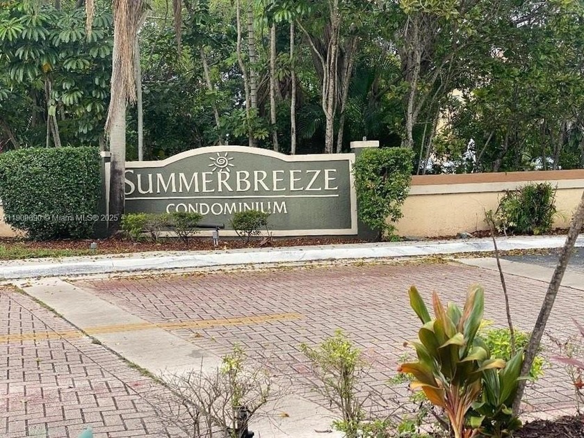 A CHARMING one-bedroom, one-bath top-floor residence with - Beach Condo for sale in Sunrise, Florida on Beachhouse.com