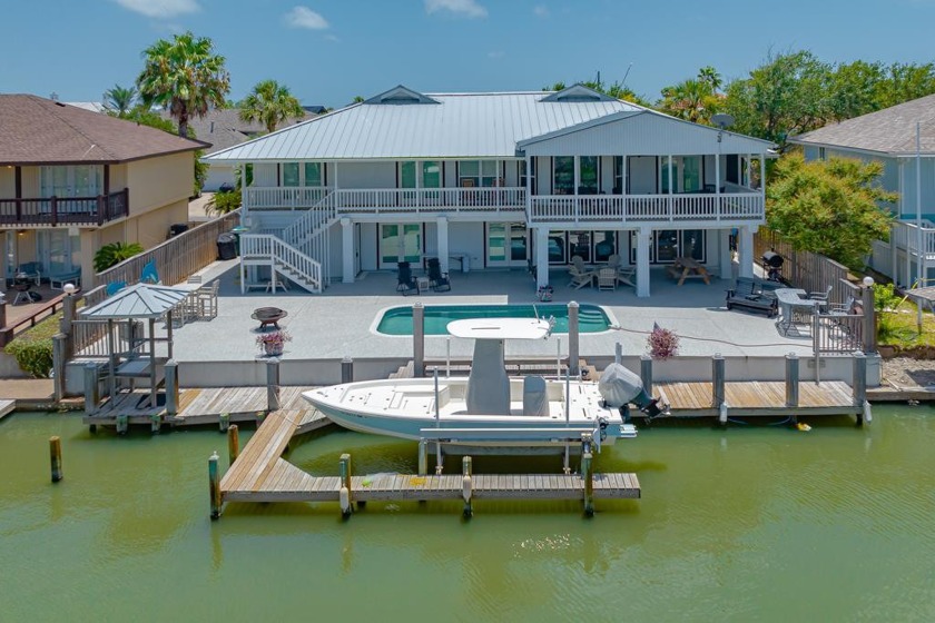 READY TO CAPTURE THE ESSENCE OF ROCKPORT LIVING?  YOU'VE GOT TO - Beach Home for sale in Rockport, Texas on Beachhouse.com