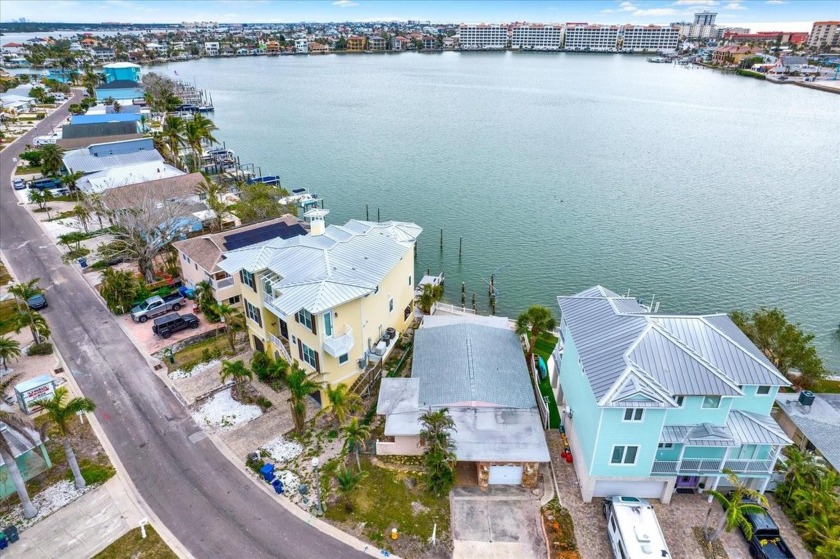 Introducing a prime opportunity in Redington Shores! This - Beach Home for sale in Redington Shores, Florida on Beachhouse.com