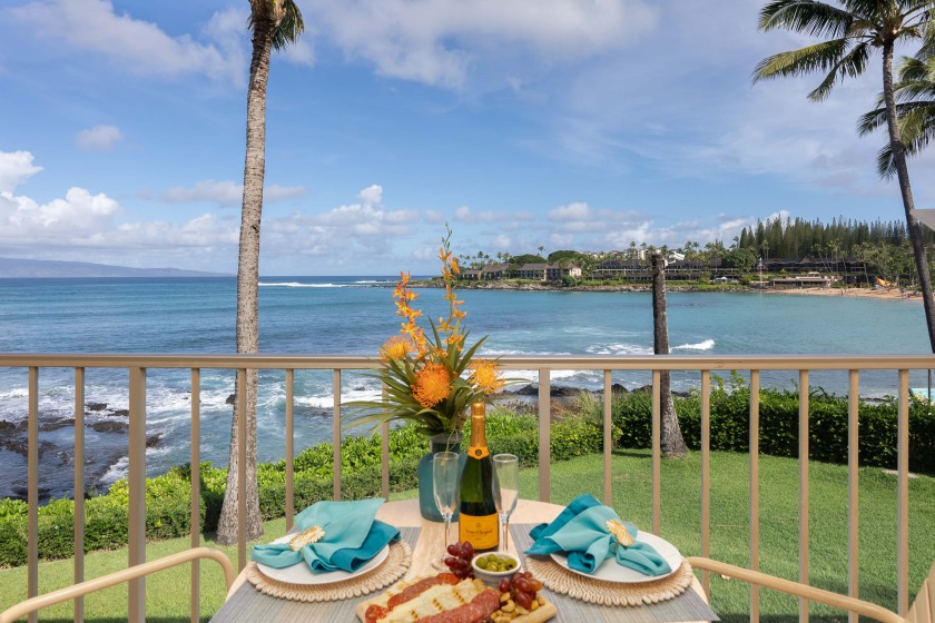 New Luxury, OCEANFRONT ModernCoastal Suite -- Perfect for - Beach Vacation Rentals in Lahaina, Hawaii on Beachhouse.com