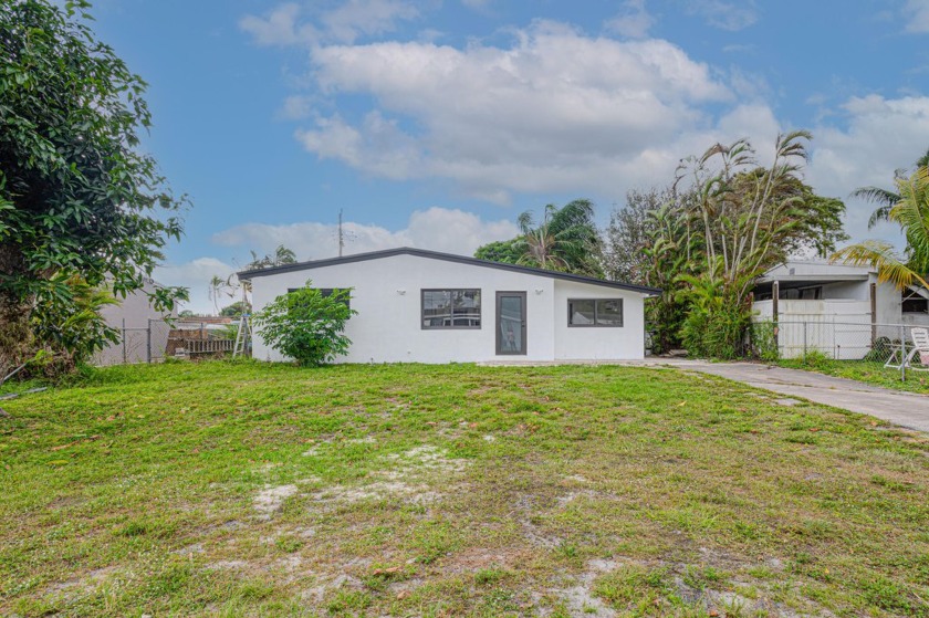 Discover the perfect blend of modern elegance and opportunity in - Beach Home for sale in West Palm Beach, Florida on Beachhouse.com