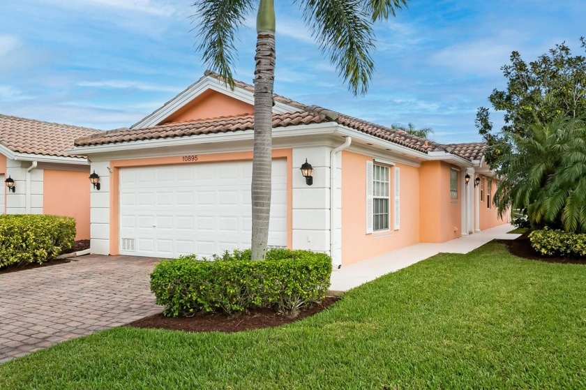 Quality built Di Vosta 2 bdr/2 bath lakefront villa with - Beach Home for sale in Port Saint Lucie, Florida on Beachhouse.com