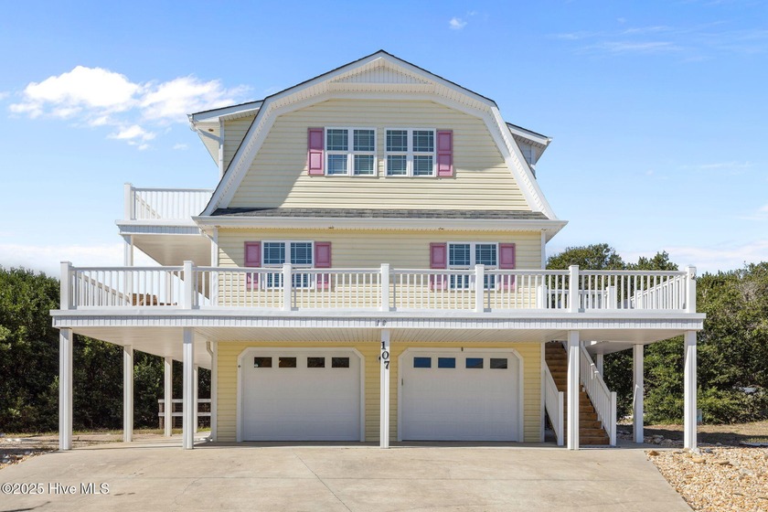 Live the Emerald Isle lifestyle in this well-maintained coastal - Beach Home for sale in Emerald Isle, North Carolina on Beachhouse.com
