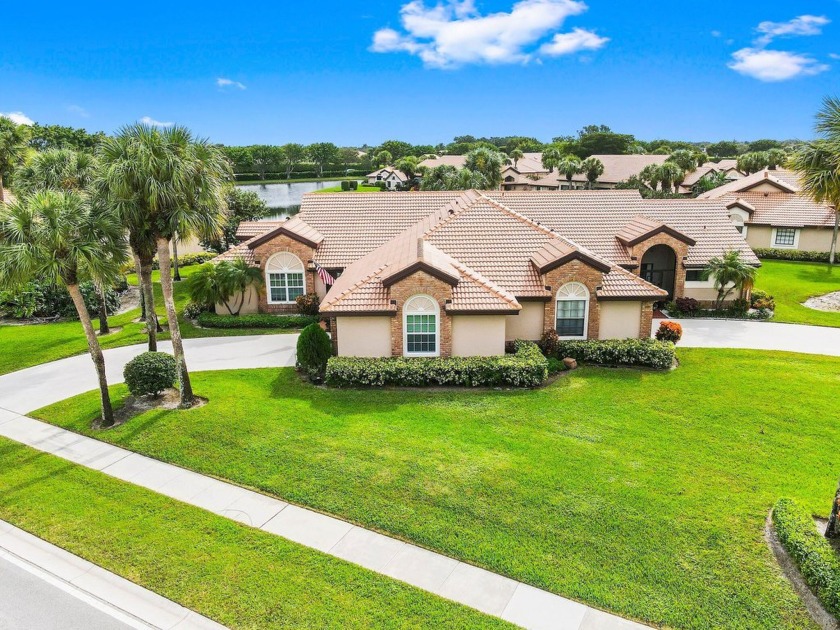 :Beautifully 3 bedroom two bath villa with 2 car garage located - Beach Home for sale in Boynton Beach, Florida on Beachhouse.com