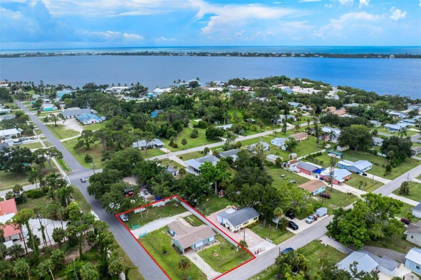 Charming and conveniently close to Historic Dearborn, this - Beach Home for sale in Englewood, Florida on Beachhouse.com