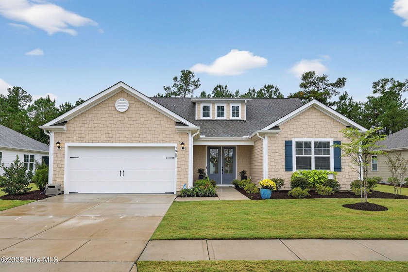 Move-in ready and meticulously maintained, this beautiful home - Beach Home for sale in Leland, North Carolina on Beachhouse.com