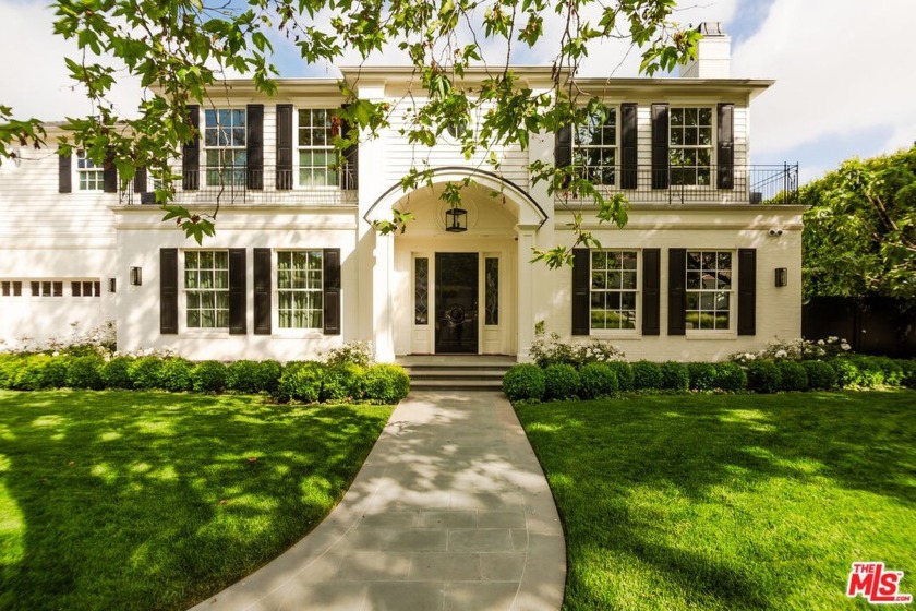 Nestled in the coveted Lower Riviera of Pacific Palisades, this - Beach Home for sale in Pacific Palisades, California on Beachhouse.com