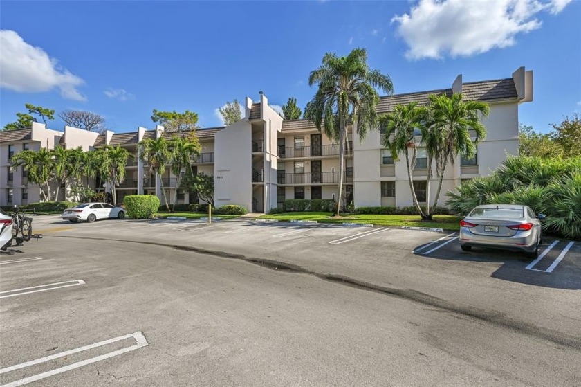 Completely renovated unit with all new kitchen & appliances - Beach Condo for sale in Coral Springs, Florida on Beachhouse.com