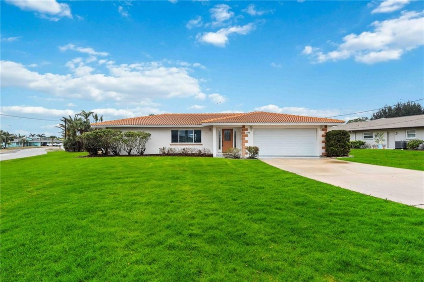 Under contract-accepting backup offers. BOATERS AND SWIMMERS - Beach Home for sale in Englewood, Florida on Beachhouse.com