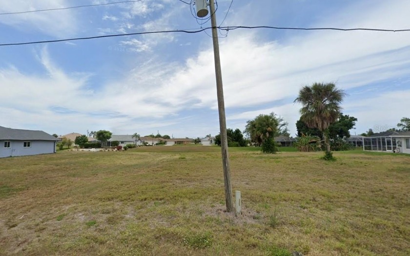 Nice buildable lot on a FRESHWATER canal located in the deed - Beach Lot for sale in Rotonda West, Florida on Beachhouse.com