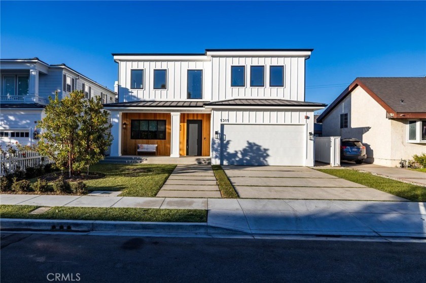 Elegance and Sophistication combine for home of over 4500 sq ft - Beach Home for sale in Manhattan Beach, California on Beachhouse.com