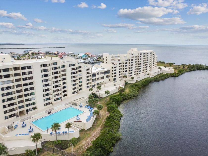 WELCOME TO PARADISE! This 2 bedroom/2 bath completely remodeled - Beach Condo for sale in Hudson, Florida on Beachhouse.com