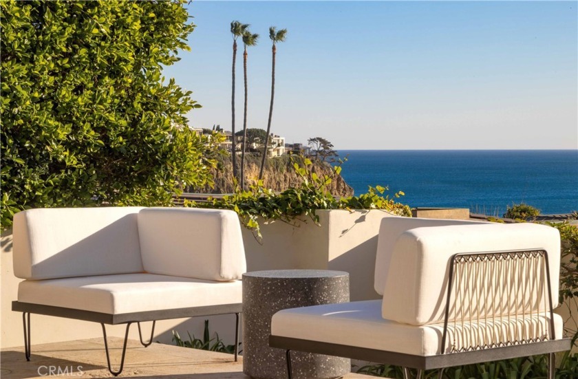 Reduced almost $5 million dollars! This is a rarely offered - Beach Home for sale in Laguna Beach, California on Beachhouse.com