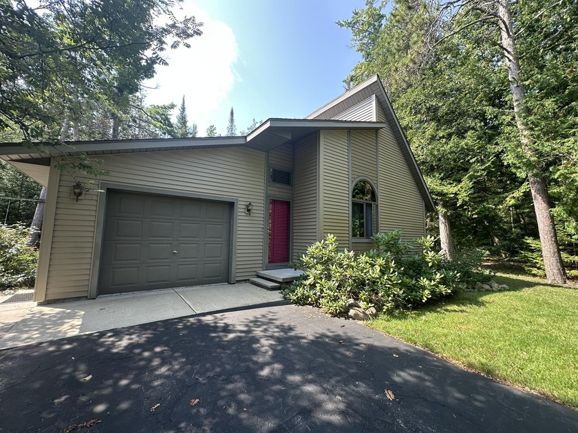 Comfortable one-level living in the Presque Isle Harbor - Beach Home for sale in Presque Isle, Michigan on Beachhouse.com