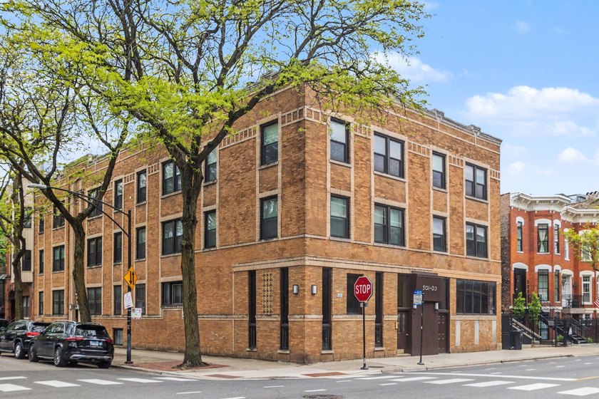 *Highest & Best Offer Review Deadline Thursday, 5/7 @7pm* - Beach Condo for sale in Chicago, Illinois on Beachhouse.com
