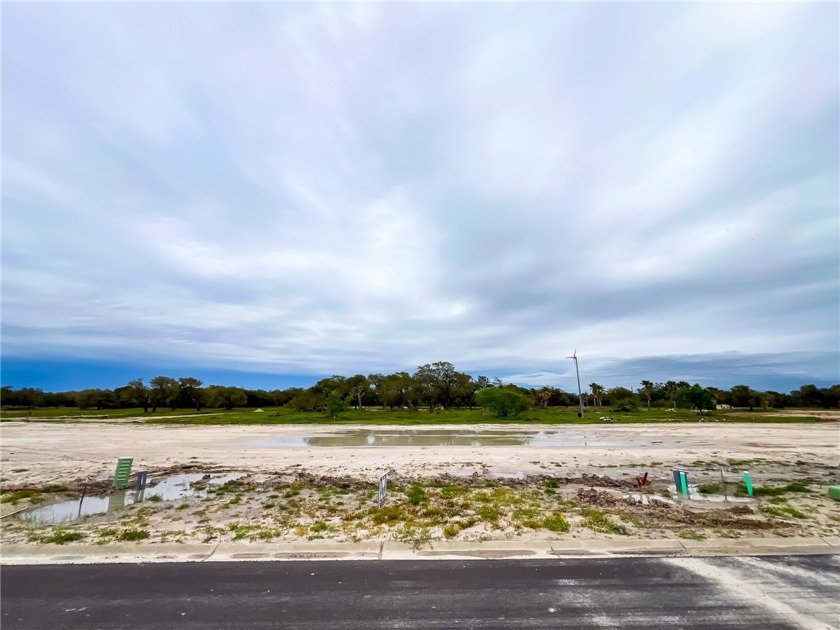 Spacious lot located in Heritage Park Estates perfect for - Beach Lot for sale in Rockport, Texas on Beachhouse.com