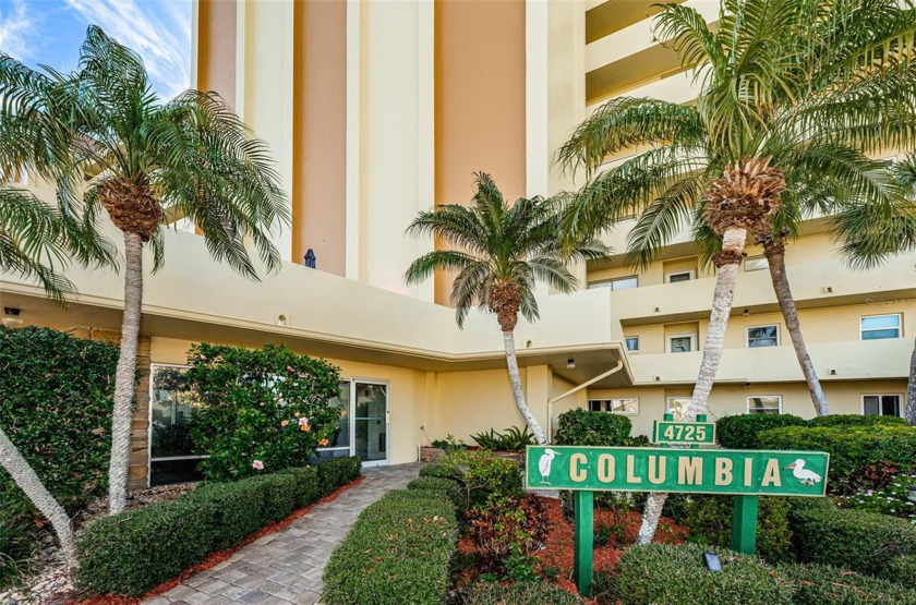 Welcome to this WATERFRONT first floor condo. Wonderful views of - Beach Condo for sale in St. Petersburg, Florida on Beachhouse.com