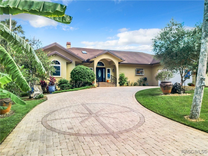 HOME DID NOT FLOOD- Welcome to your private retreat on the - Beach Home for sale in Homosassa, Florida on Beachhouse.com