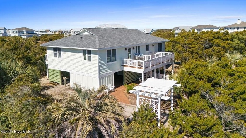 Welcome to 6 Black Skimmer Trail, an authentic Bald Head Island - Beach Home for sale in Bald Head Island, North Carolina on Beachhouse.com
