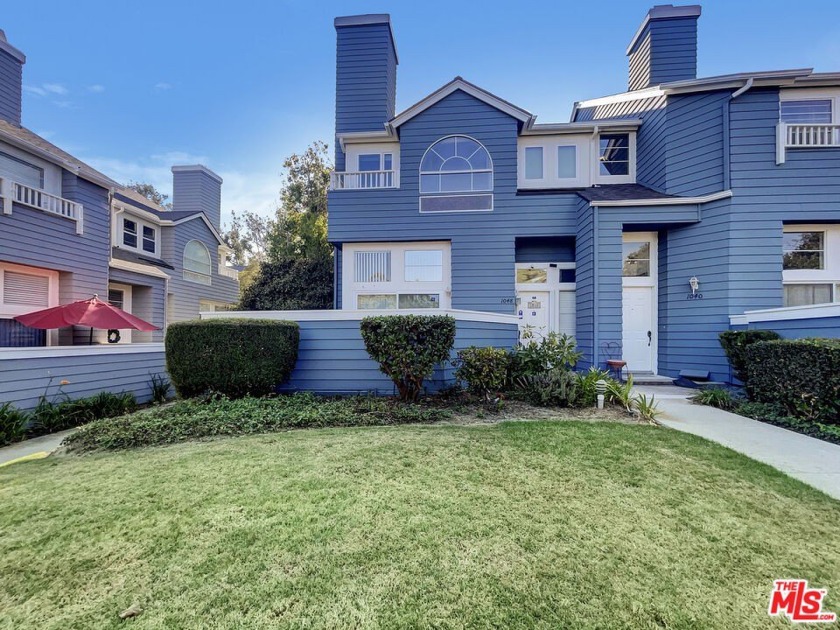 Welcome to your dream home where classic charm meets modern - Beach Townhome/Townhouse for sale in Ventura, California on Beachhouse.com