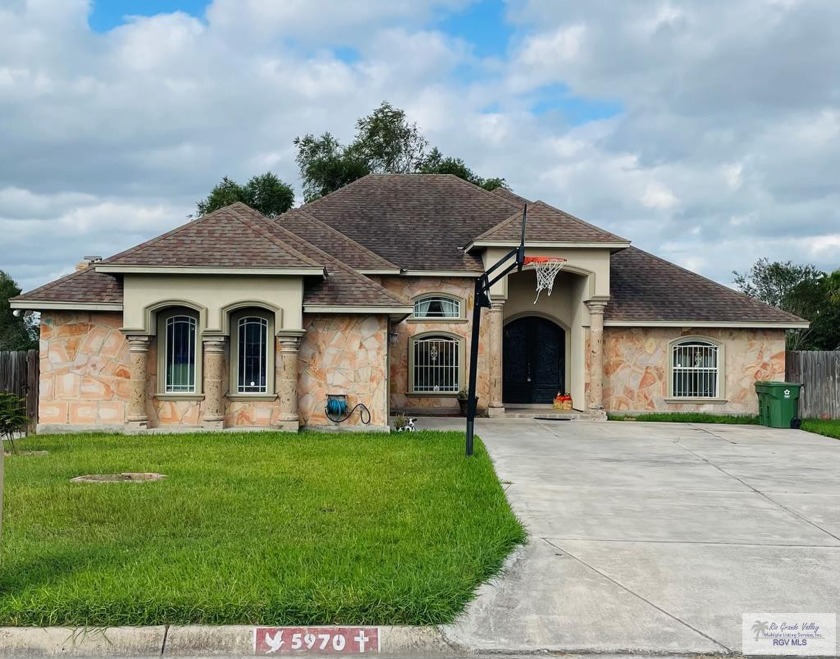 This home is a 4bedrooms 2 1/2 bath 2 car garage with high - Beach Home for sale in Brownsville, Texas on Beachhouse.com