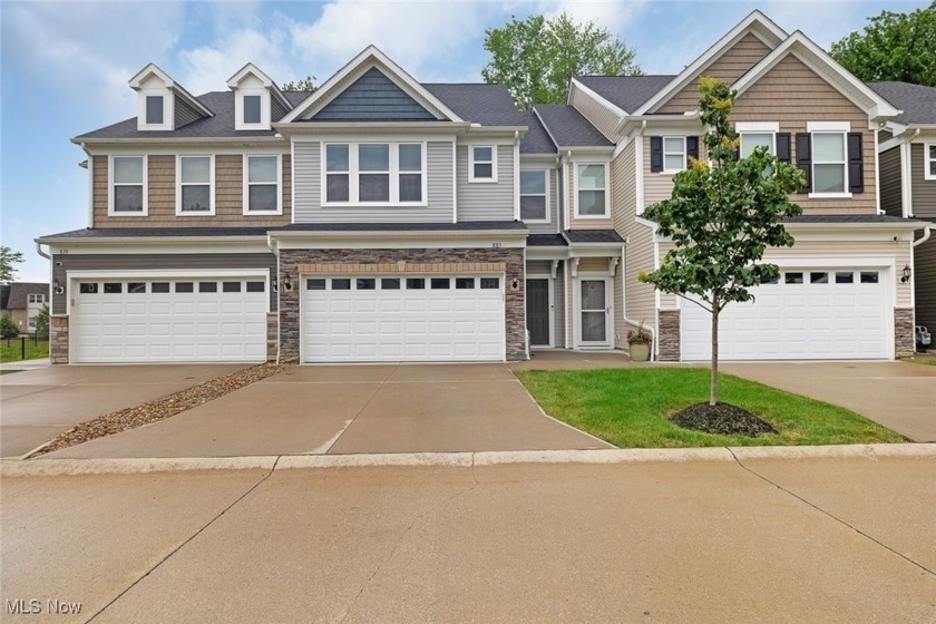 Why buy new when you can own a like-new townhouse and save - Beach Townhome/Townhouse for sale in Westlake, Ohio on Beachhouse.com