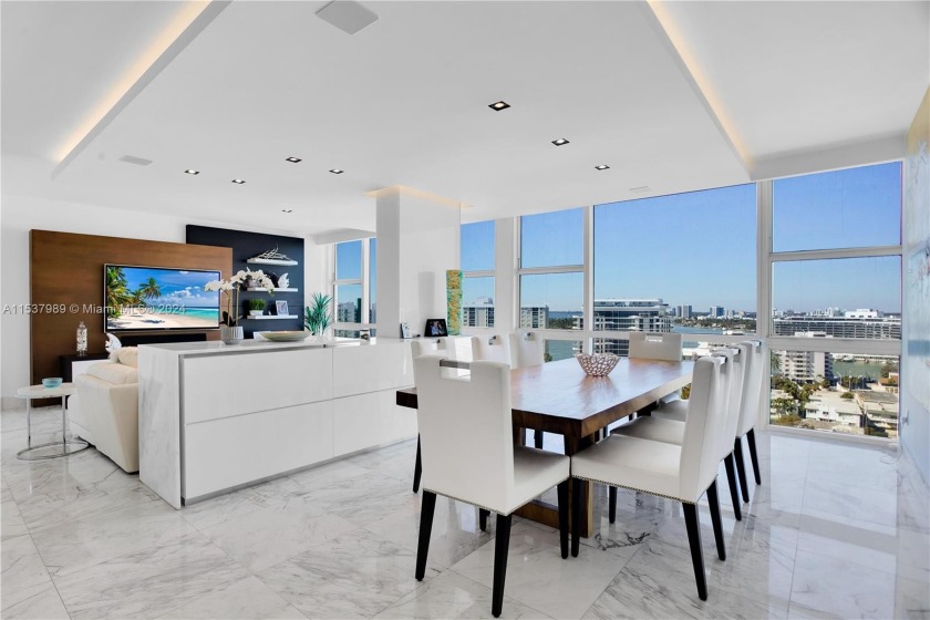 Delight in breathtaking, panoramic views of the bay and ocean - Beach Condo for sale in Miami Beach, Florida on Beachhouse.com