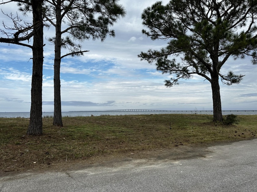 Ready to build your dream home on this 100 foot waterfront lot - Beach Lot for sale in Gulf Breeze, Florida on Beachhouse.com