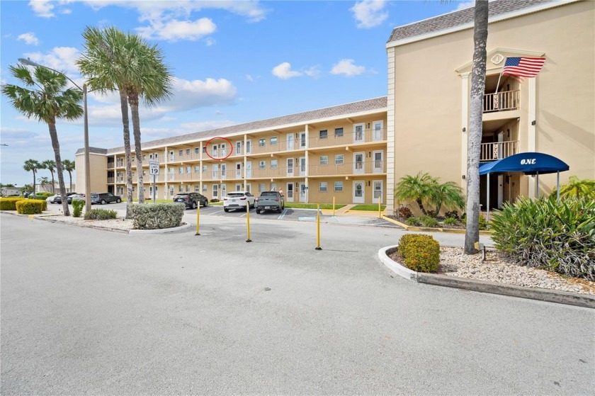 Come to Boca Ciega Point East and experience the relaxed - Beach Condo for sale in St. Petersburg, Florida on Beachhouse.com