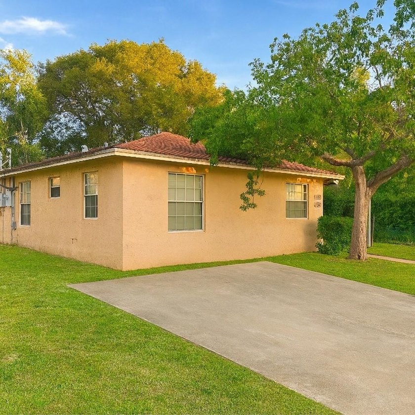 Newer Duplex in Rapidly Developing Area. Built in 2007, features - Beach Home for sale in Fort Lauderdale, Florida on Beachhouse.com