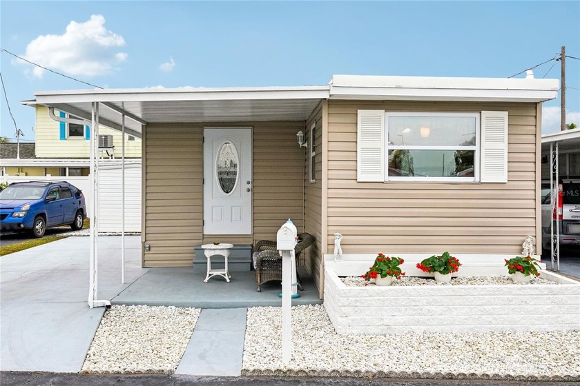 Suncoast Manor is a laid-back 55+ community in Saint Petersburg - Beach Home for sale in St. Petersburg, Florida on Beachhouse.com